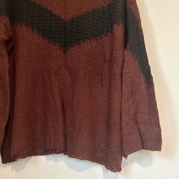 Moon River Maroon and Black Oversized Knit Sweater - Large - Picture 7 of 7